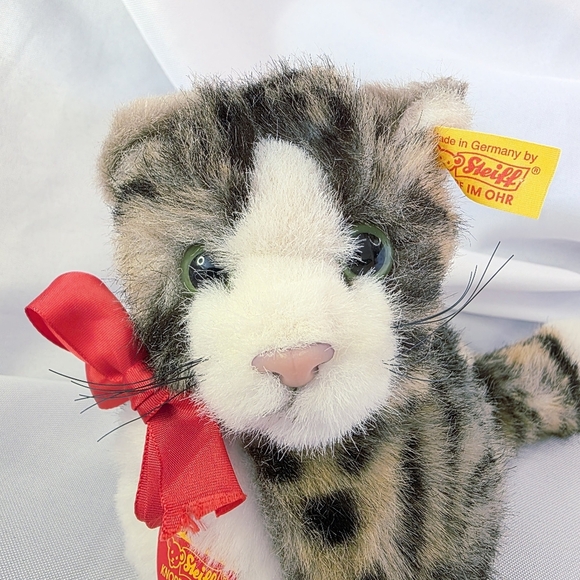 Steiff Snuffi Tabby Cat Plush Button Tag Green Eyes Bow Ribbon 6.5 Inch 077395 - Picture 2 of 10